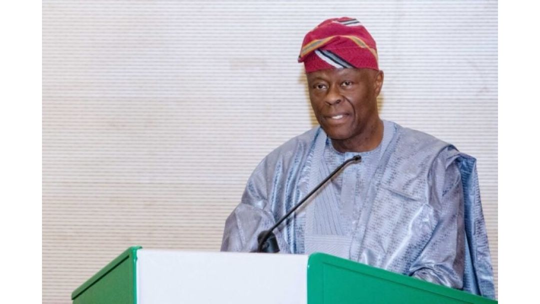 Ìjọba Àpapọ́ dáwọ́ ìyọkúrò owó àkọsílẹ̀ dúró, ṣe ìlérí ìmọ̀tótó àti àfihàn gbangba nínú iṣúná orílẹ̀-èdè